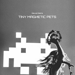 Download track Semaphore Tiny Magnetic Pets