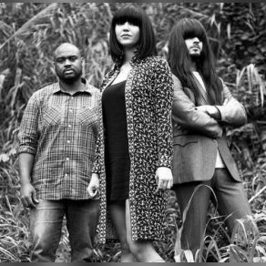 Download track Two Fish And An Elephant Khruangbin