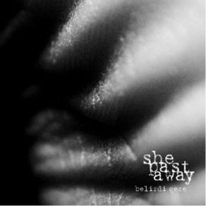 Download track İnsanlar She Past Away