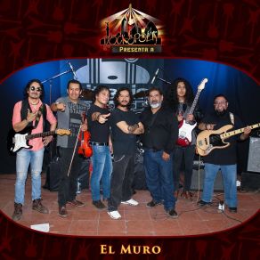 Download track Medio Borracho El Muro